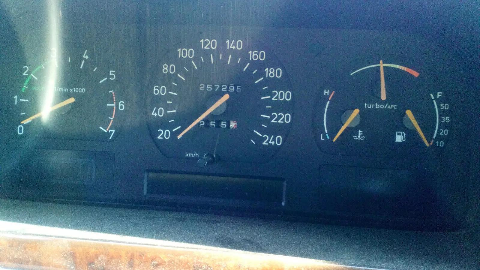 SAAB 9000 Aero Bj:1992-98 Speedometer with APC no: 4439568