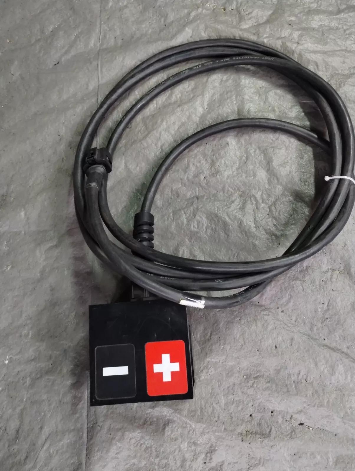 NEW BENTLEY genuine ADAPTOR ENG BAY CHRG LEAD No: WT10165