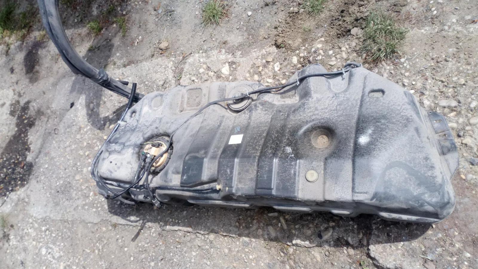 Peugeot 607 2 2HDI fuel tank part no:9659009480 year:2006