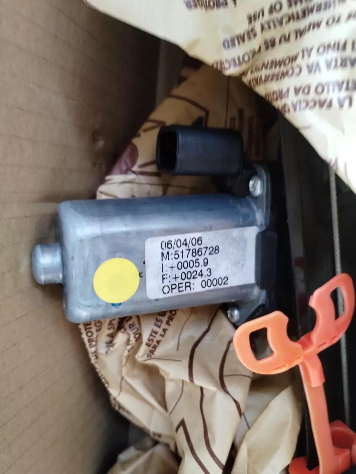 Genuine Fiat, WINDOW REGULATOR No: 51786728