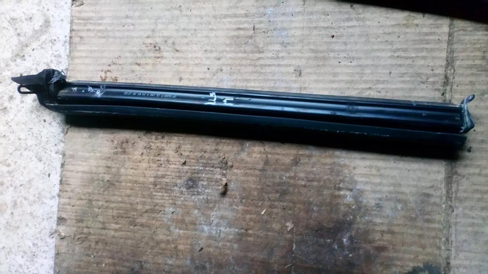 Saab 9-3 Convertible right side seal Teilnr:5360011Bj:1998-03
