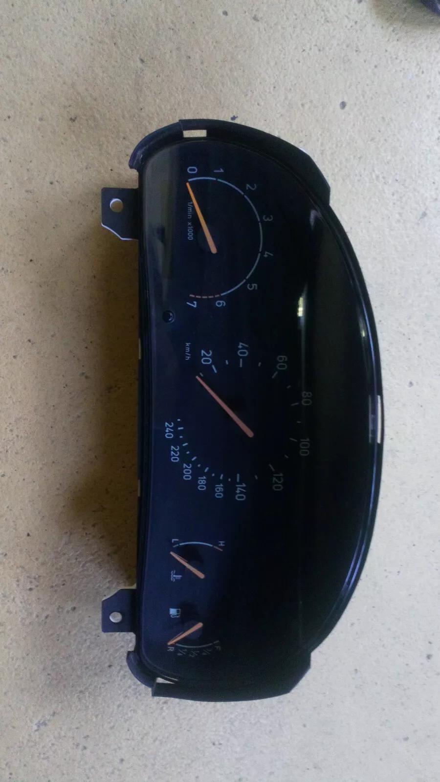 SAAB 9-3 speedometer Part no:5042304 year: 2000