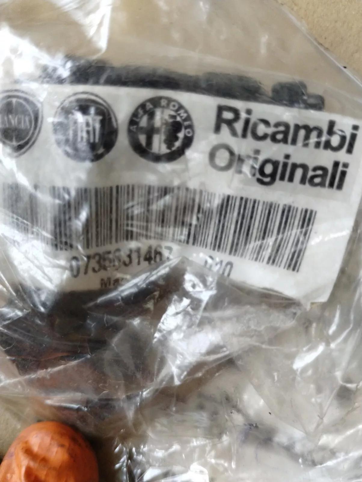 Genuine Fiat plug 10 pcs No : 735631467