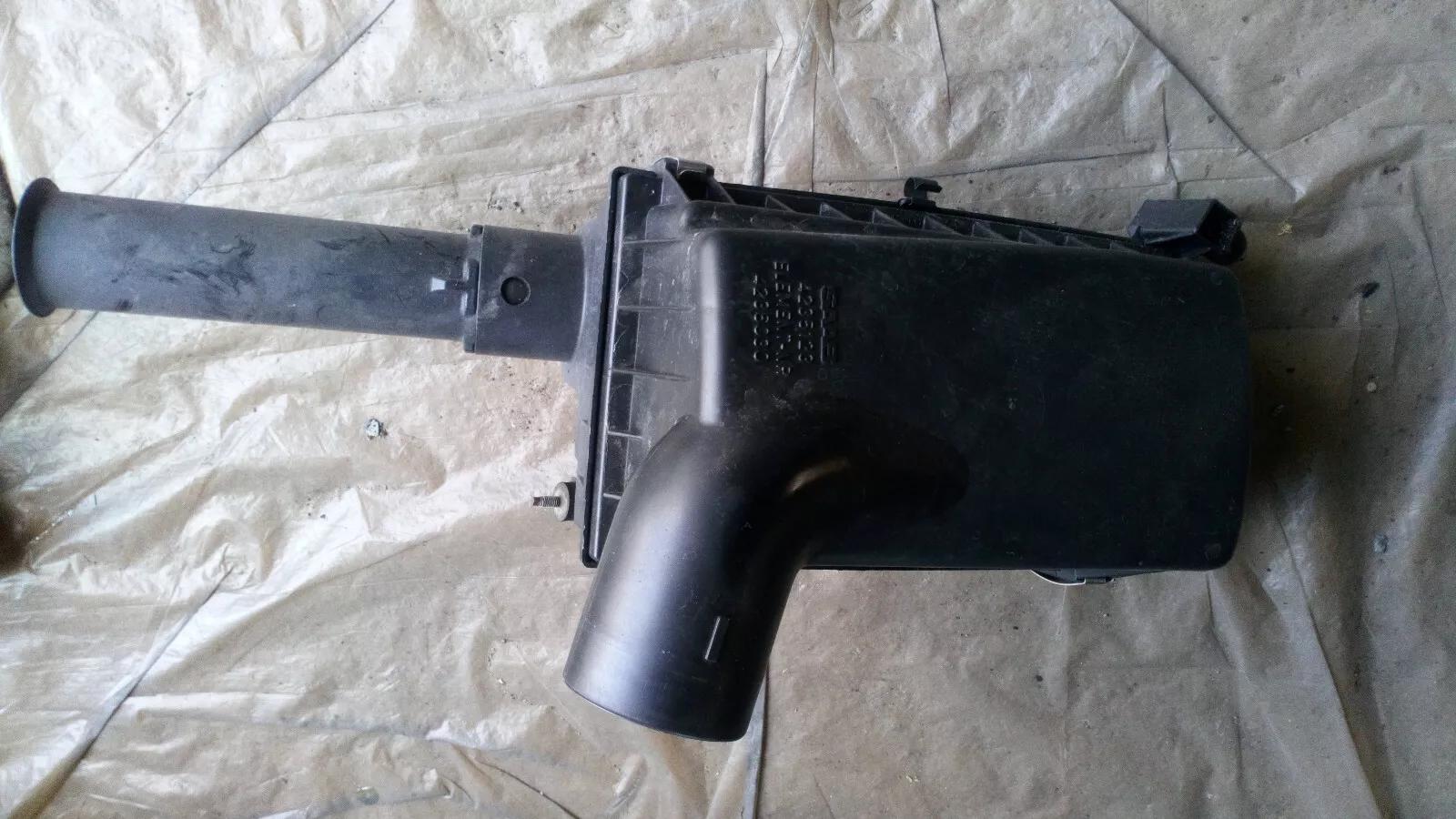 SAAB 900NG air filter house part no:4235123 year:1994-98