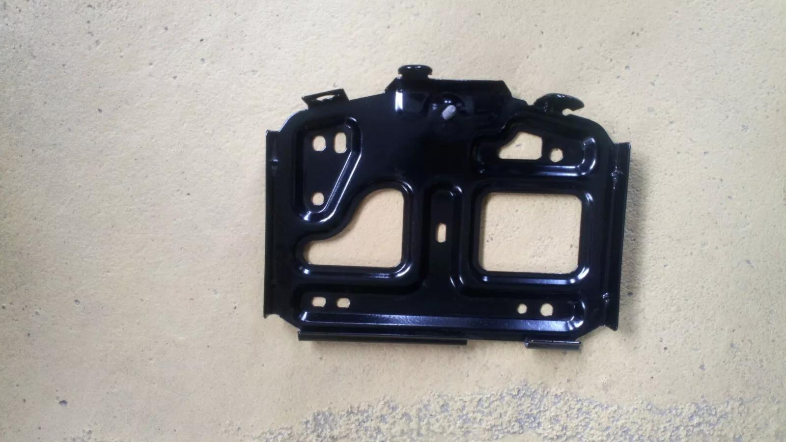 Saab 900, 9-3 battery holder. part no:4335527 year:1994-2003