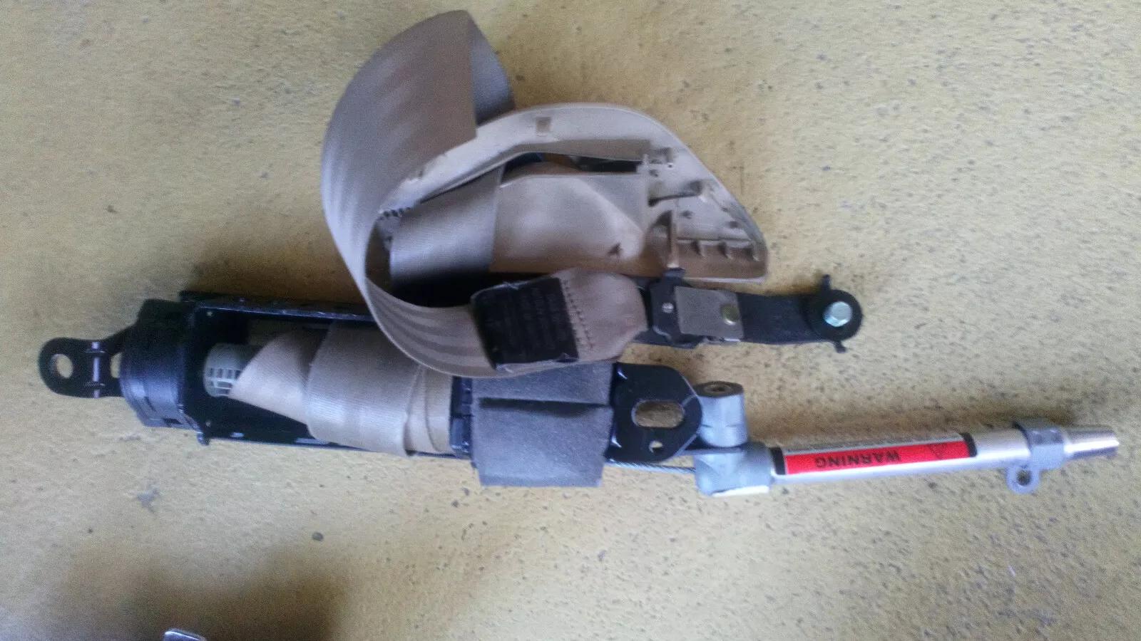 SAAB 9-5 seat belt front right color beige part no:5203088 year:2002