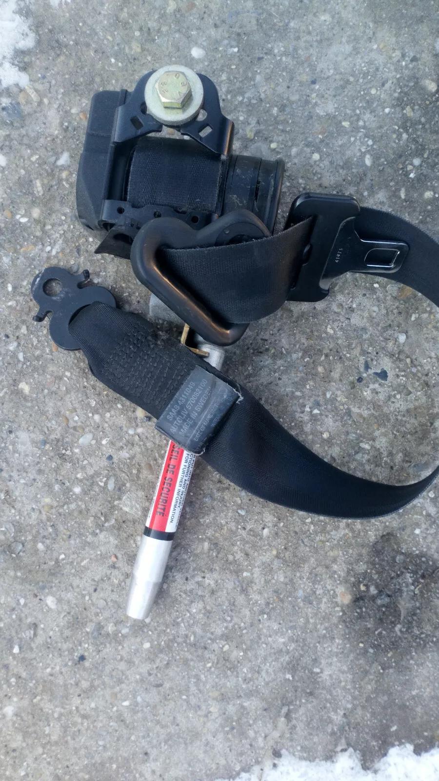 SAAB 9000 CSE, CDE, seat belt left part no: 4311049