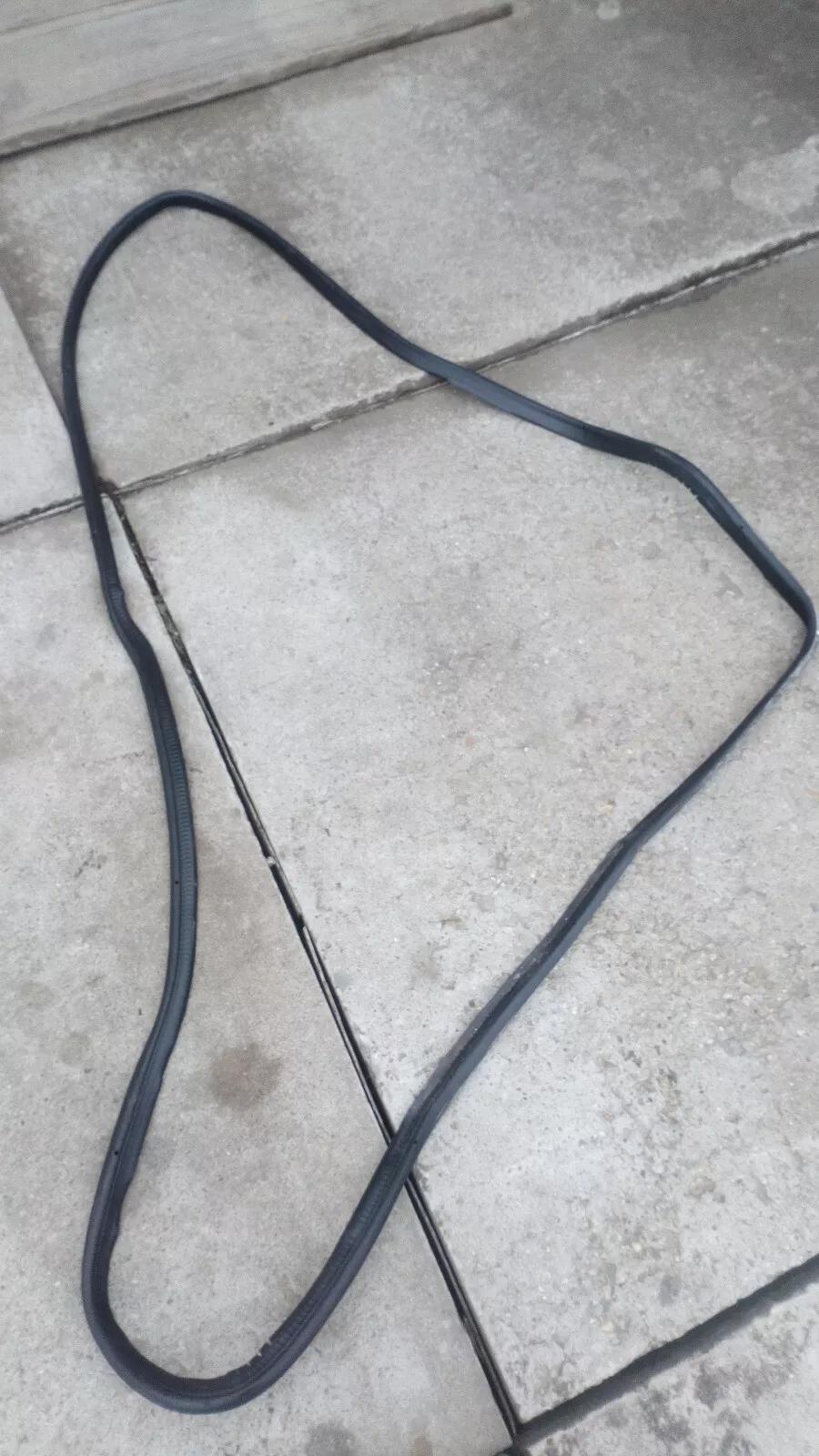 SAAB 9000CS tailgate seal year:1992-98