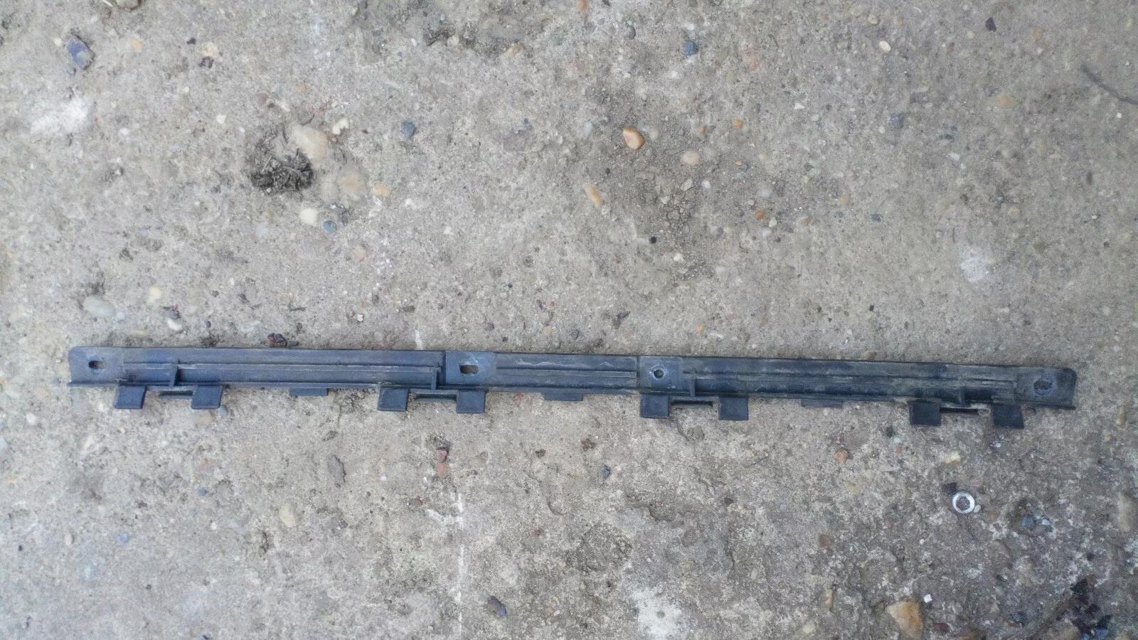 SAAB 900NG, 9-3 sill cover bracket right part no:4249967 year: 1994-2003