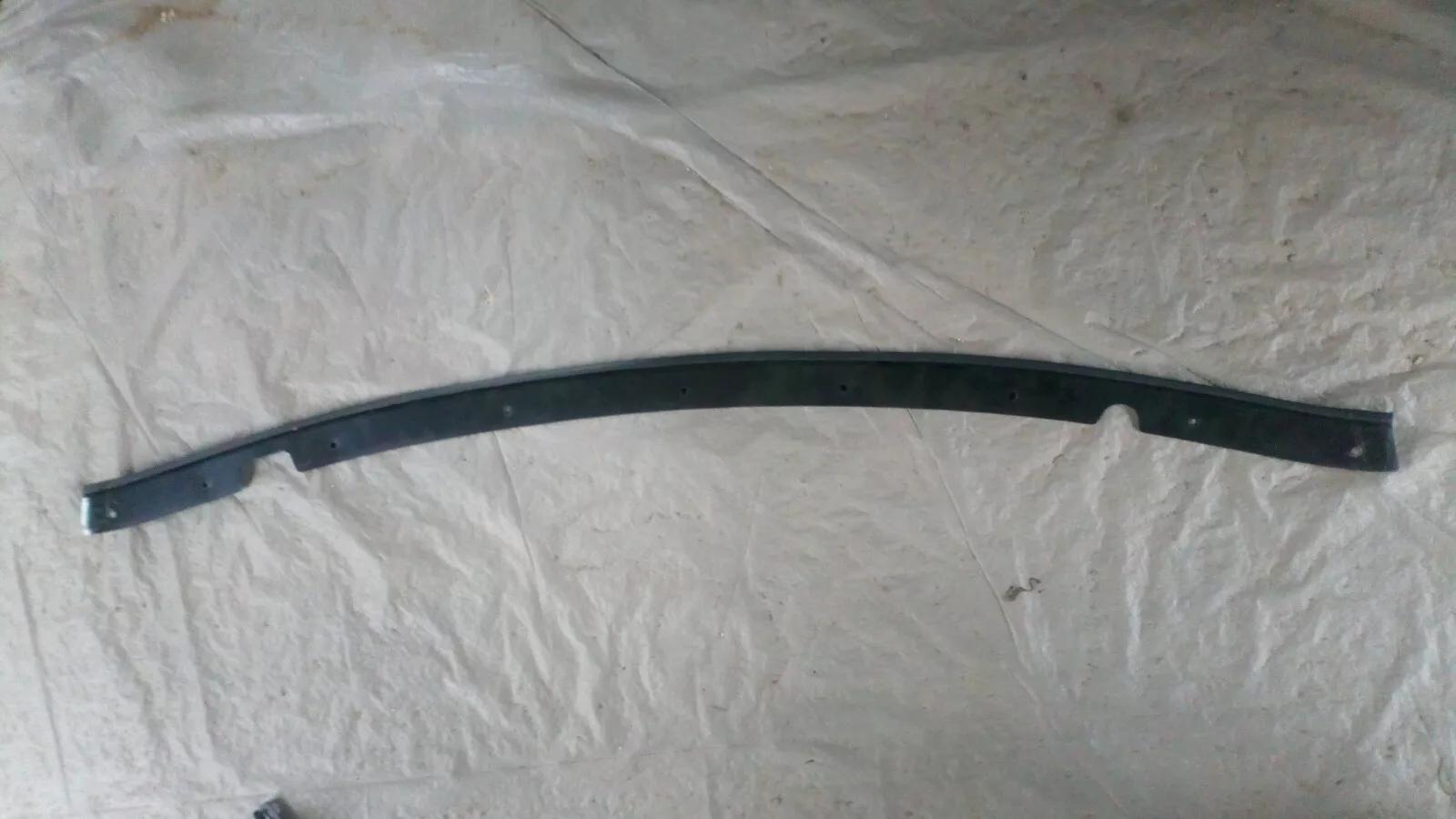 Saab 900 II hood frame holder front part no:4697546 year:1994-98
