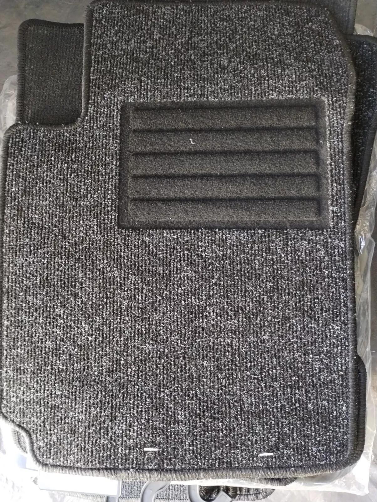 Suzuki Grand Vitara 5 door floor mats NR: 10 05