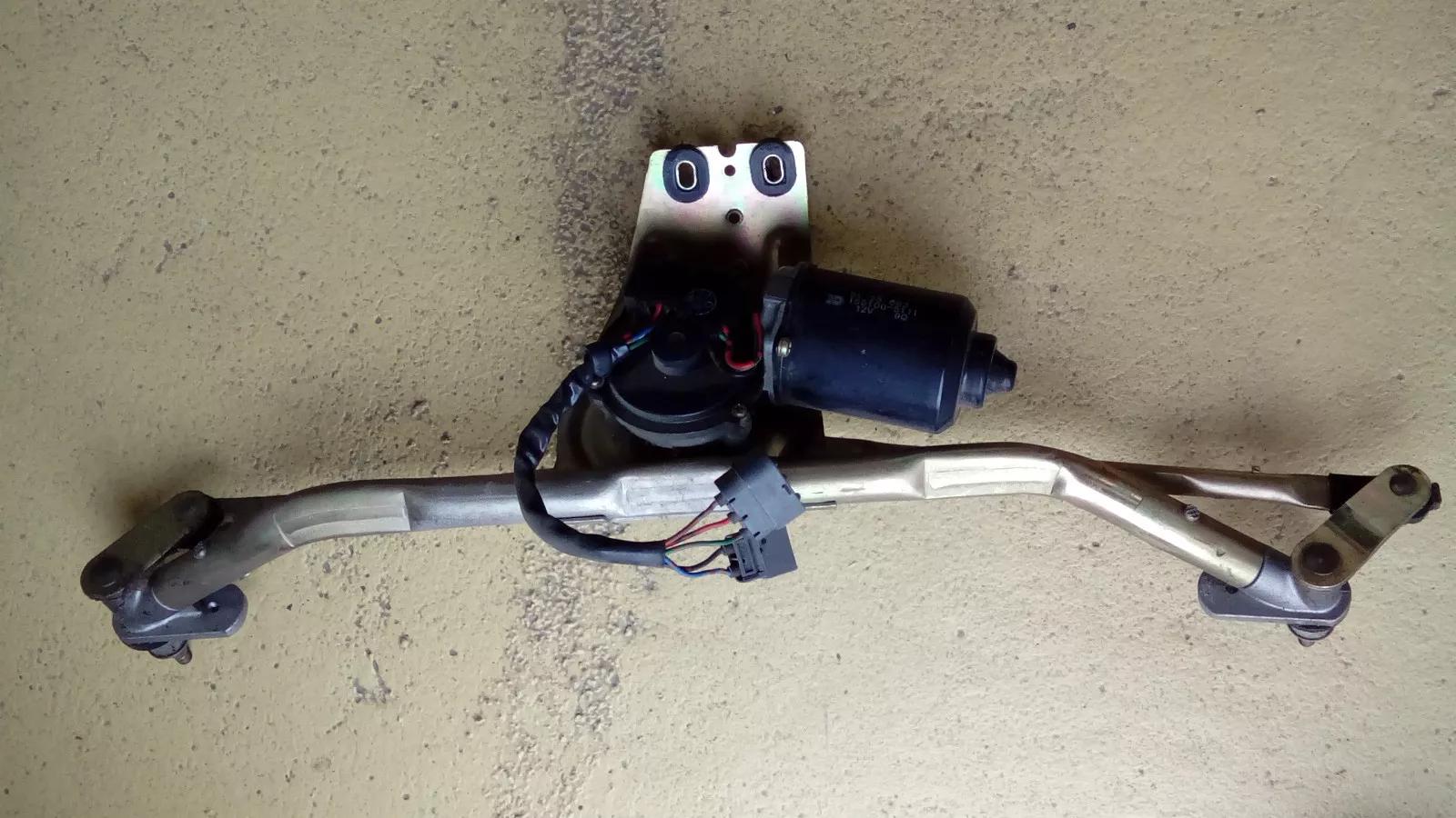 SAAB 9000 CS, CSE, CDE front windshield wiper motor Part no: 9123571