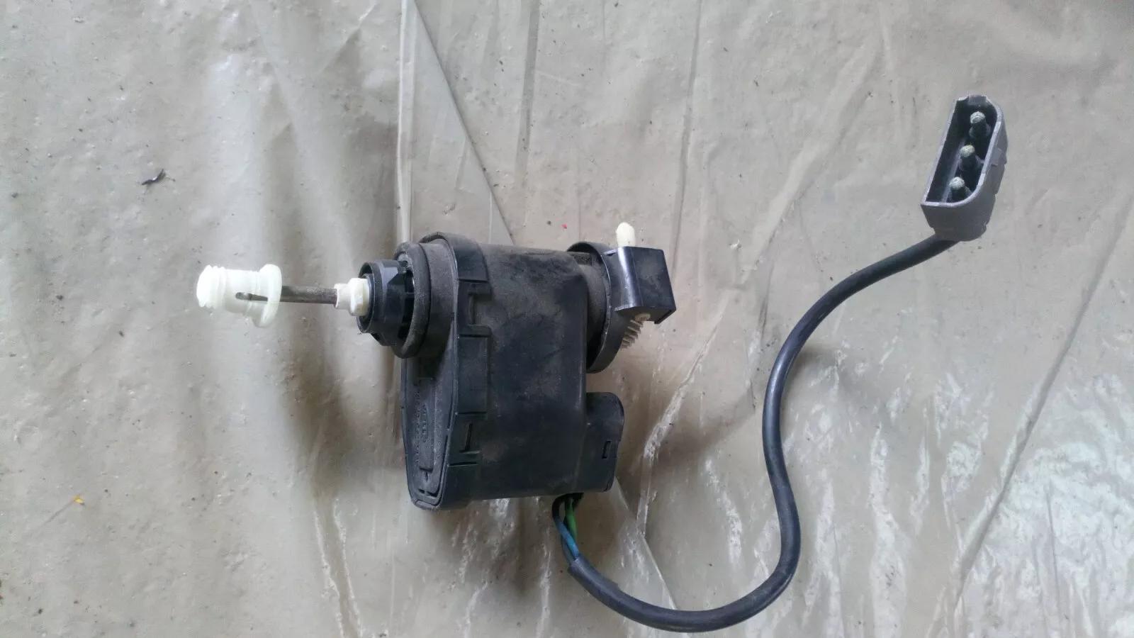SAAB 9000 actuator headlight range adjustment Part no: 4343125 year:1992-98