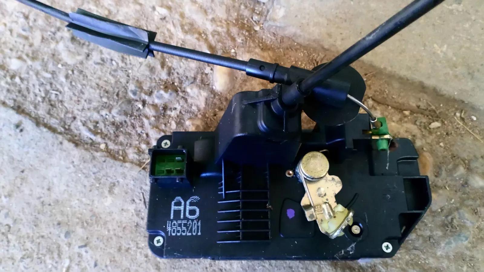 Saab 9-5 door lock, central locking right rear part no:4855201