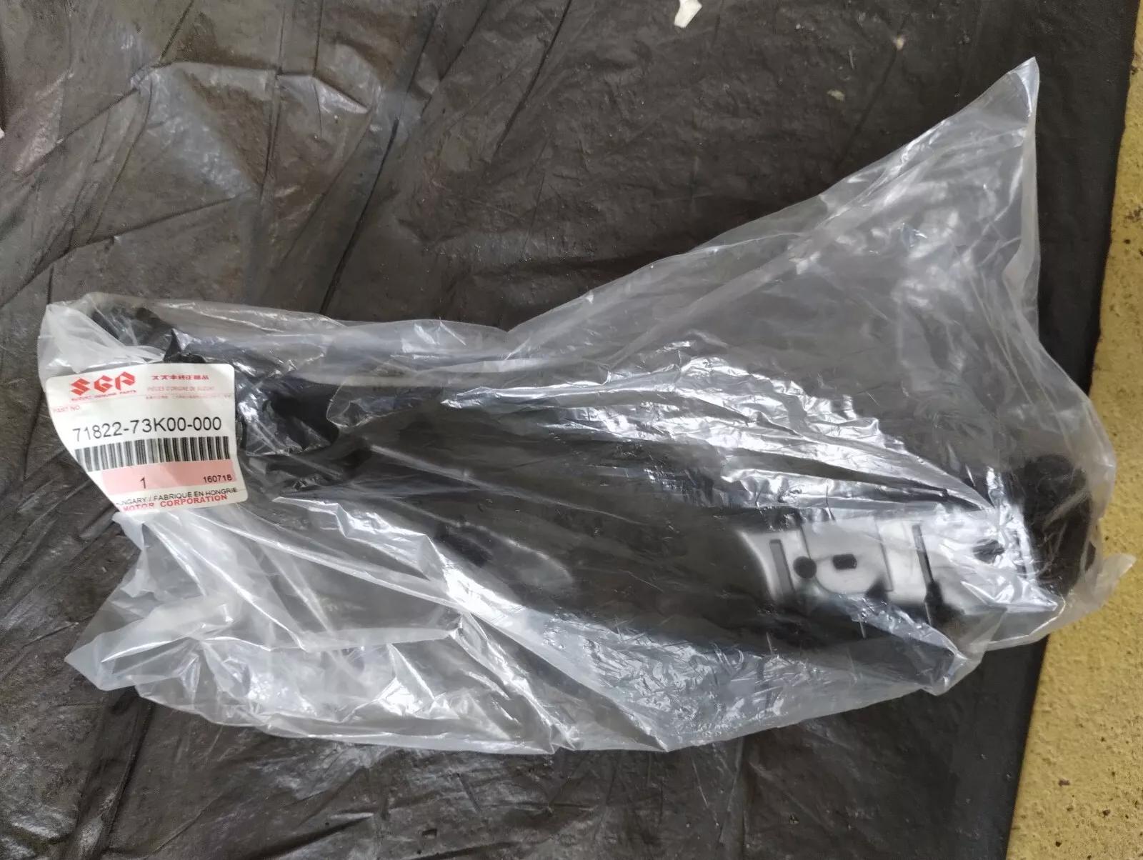 Suzuki genuine rear bumper holder left No: 71822-73K00