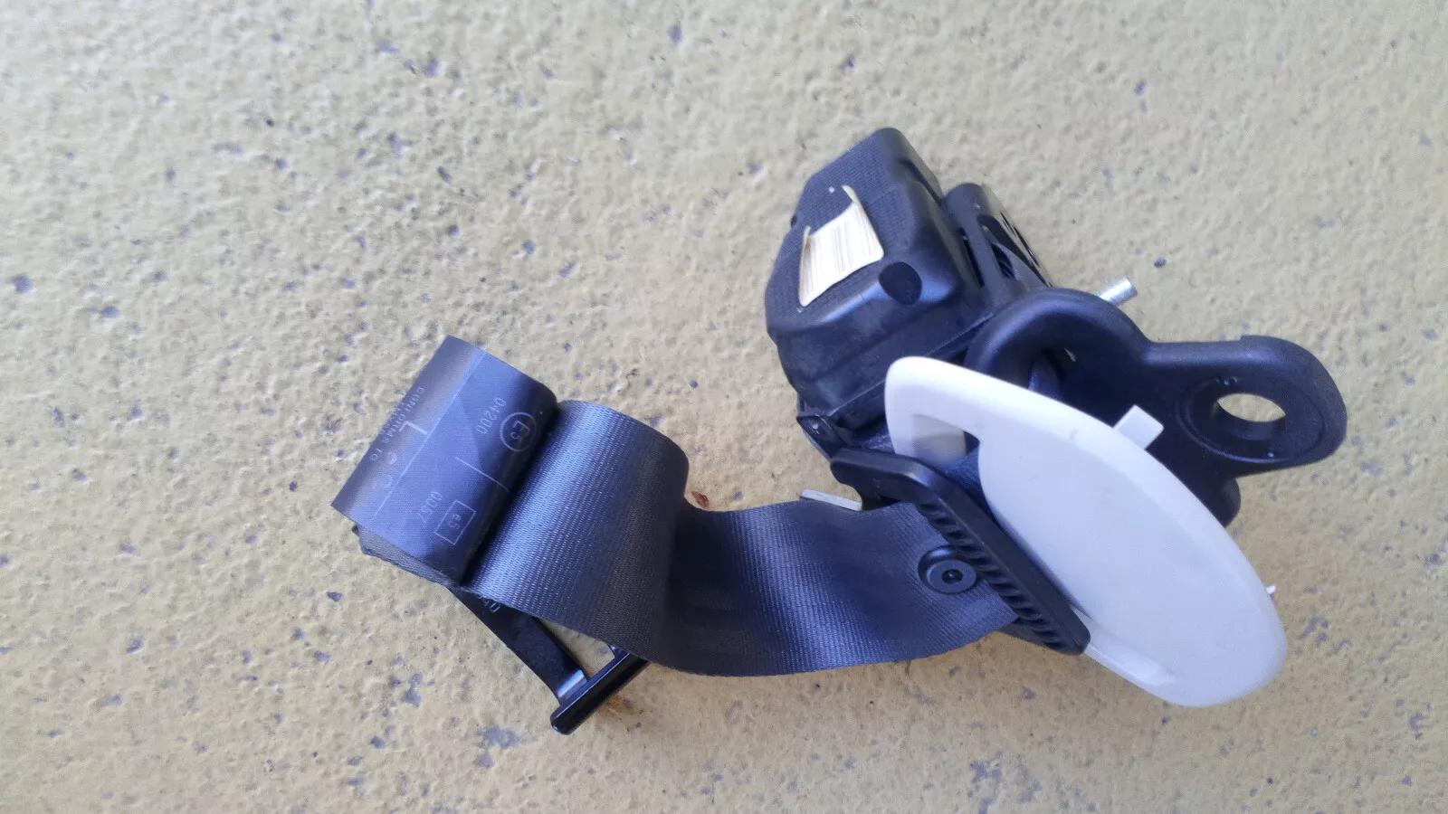 SAAB 9-5 seat belt left rear part no:5012588 year:2002