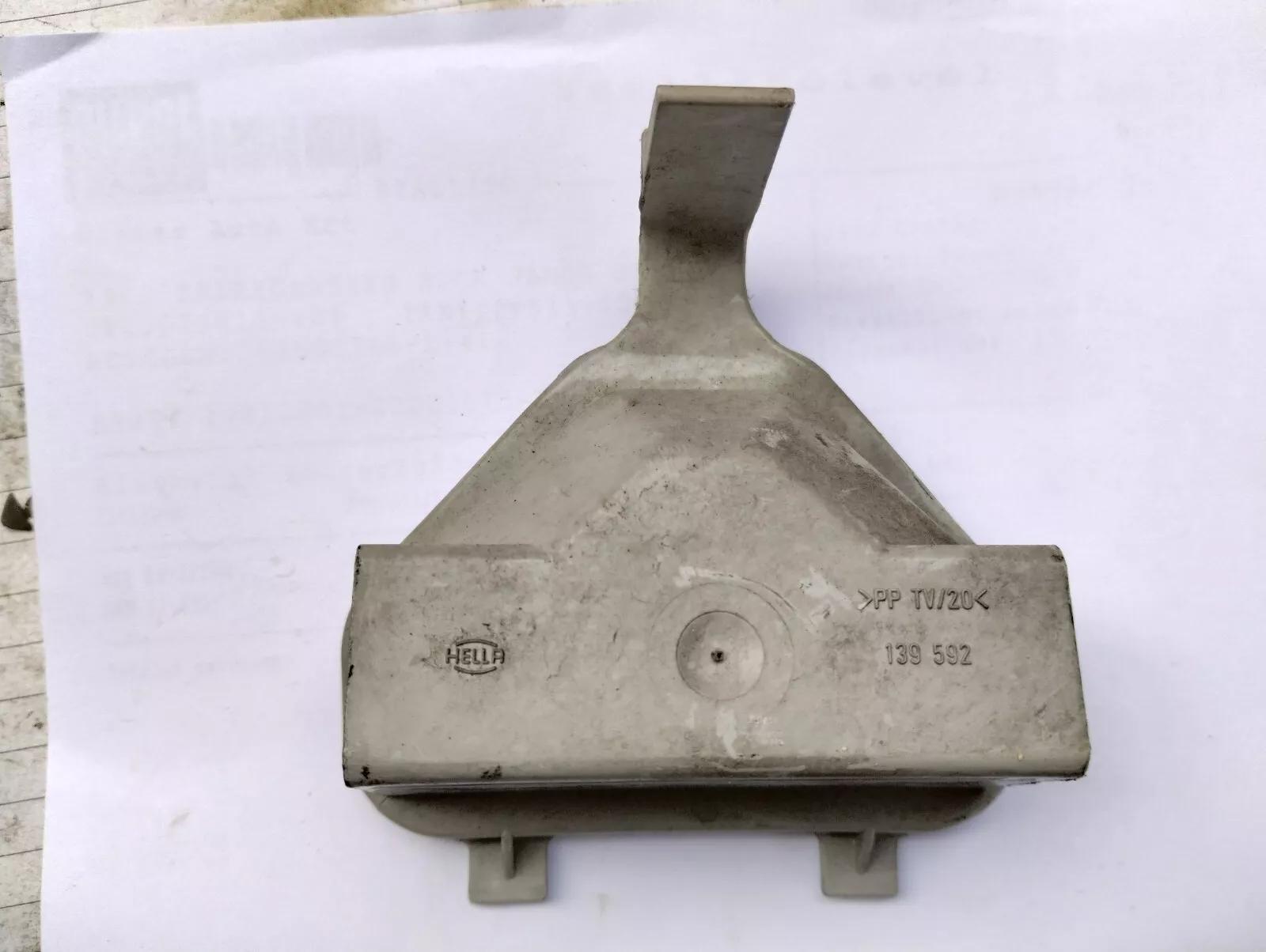 SAAB 9000, headlight cover, Part no: 139592